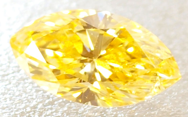天然(ナチュラル)パンプキン系オレンジ・イエローダイヤモンド画像