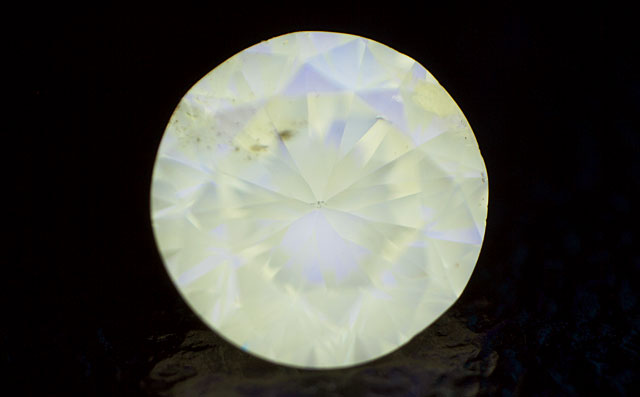 天然カメレオンダイヤモンド画像