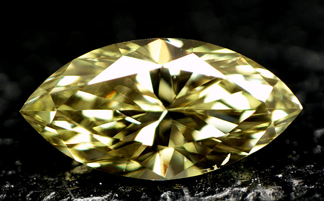 天然カメレオンダイヤモンド画像