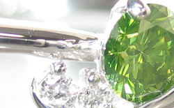 プラチナグリーンダイヤモンドリング