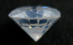ナチュラルファンシーホワイトダイヤモンド画像