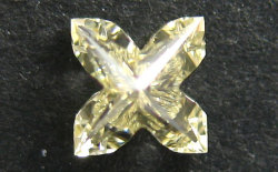 ナチュラルファンシーダイヤモンド画像