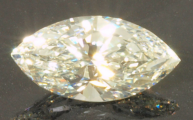 【燐光性あるかも】 ダイヤモンド ルース 0.547ct Kカラー, マーキース 【 照りのある綺麗な形状です。 】 ピンクダイヤモンド