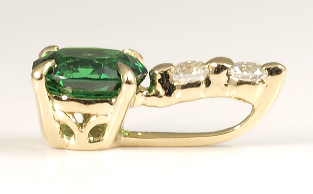 グリーンガーネット