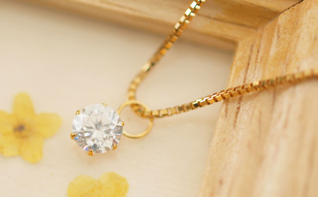 K18イエローゴールド キュービックジルコニア　チャーム画像