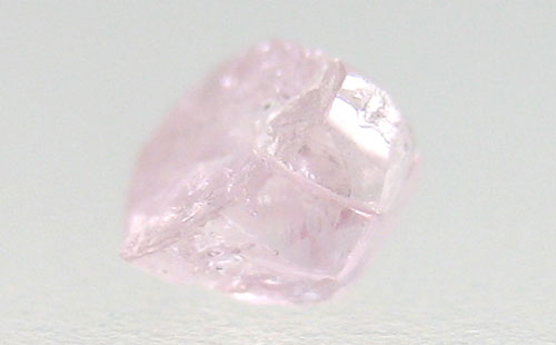 アーガイル産】ほんのり桜色 ピンクダイヤモンド原石(ラフ) 0.275ct アーガイル産】ほんのり桜色 ピンクダイヤモンド原石(ラフ) 0.275ct