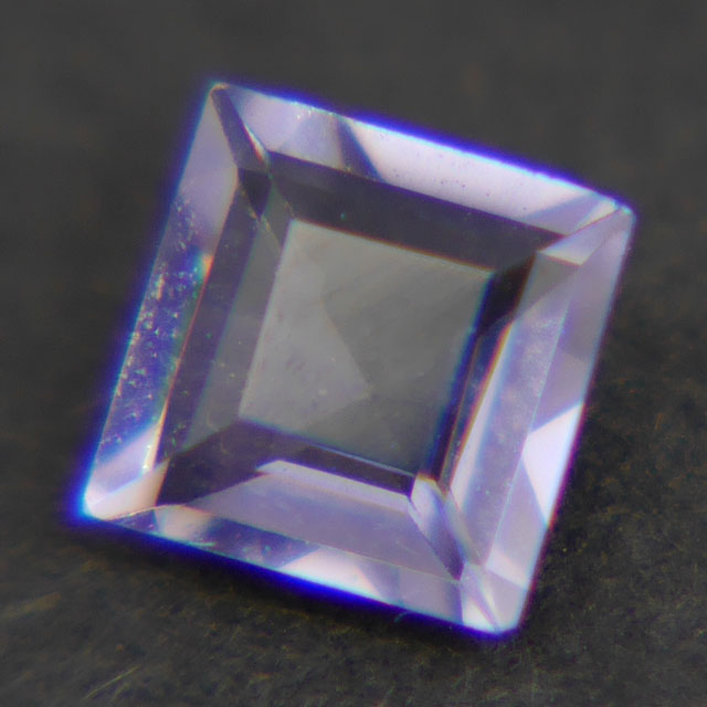 アイオライトルース