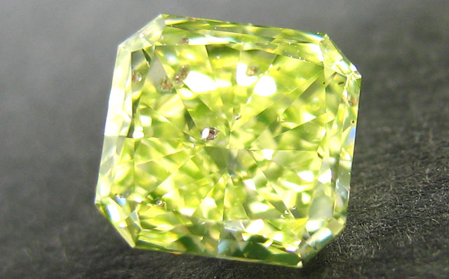 天然ガーネット結晶入りイエロー(グリーン)ダイヤモンド画像