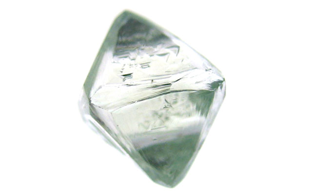 グリーンダイヤモンド原石画像