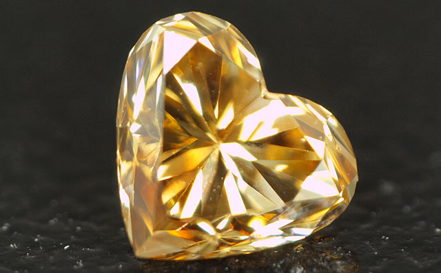 天然(ナチュラル)イエローダイヤモンド画像