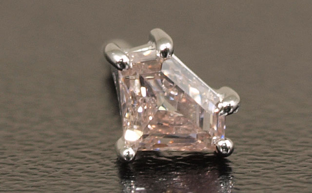 天然ピンクダイヤモンド 片耳用ピアス 0.105ct Pt900 ( プラチナ900