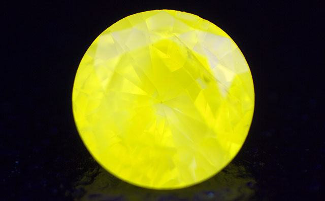 天然カメレオンダイヤモンド画像