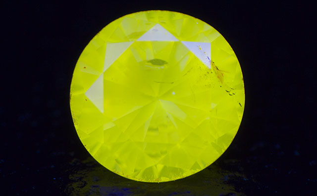 天然カメレオンダイヤモンド画像