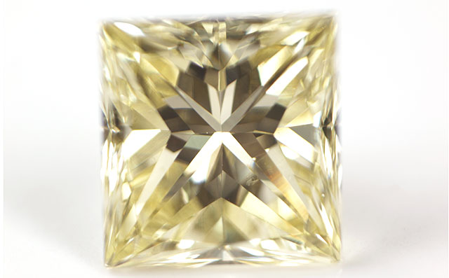 プリンセスカット・イエローダイヤモンド画像