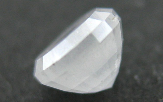 ファンシーホワイトダイヤモンド ルース 0.207ct 【ローズカットの砂糖菓子みたいなダイヤです】 ピンクダイヤモンド、カラーダイヤ