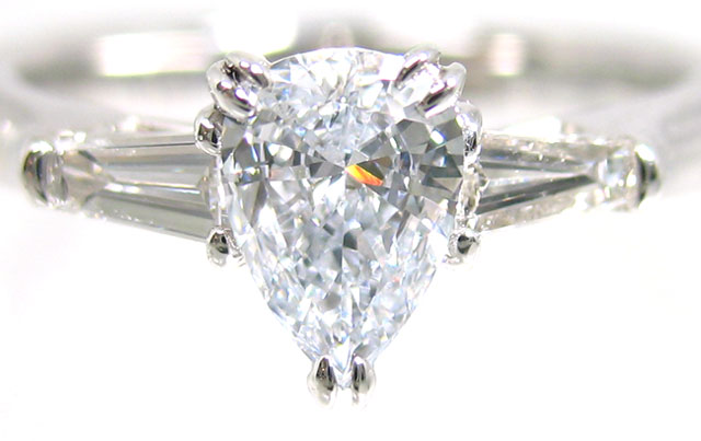ブルーダイヤモンド婚約指輪画像