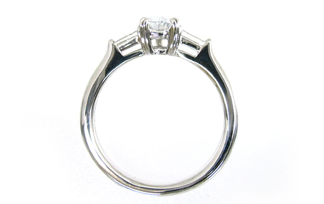 ブルーダイヤモンド婚約指輪画像
