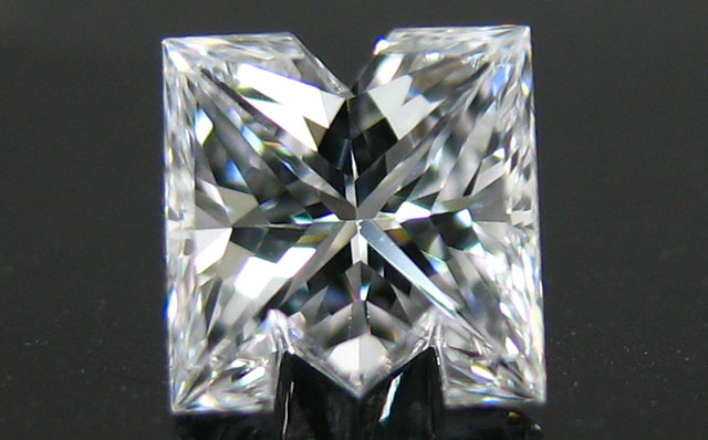 天然（ナチュラル）M字形ダイヤモンド ルース画像