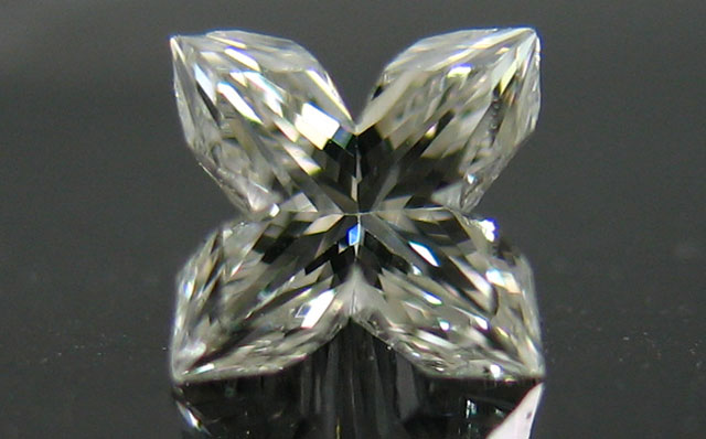 ナチュラルフラワーブリリアントカットダイヤモンド画像