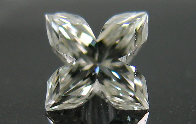 天然(ナチュラル)フラワーブリリアントカットダイヤモンド画像