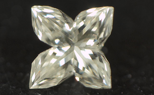 モディファイド・フラワー・ブリリアント・カットダイヤモンド ルース画像