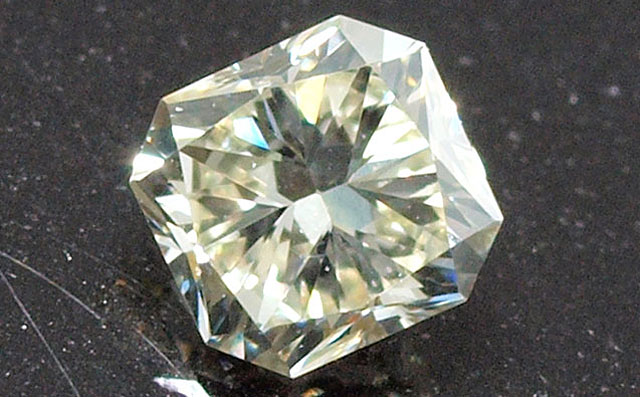 天然(ナチュラル)ラディアント・カットダイヤモンド画像