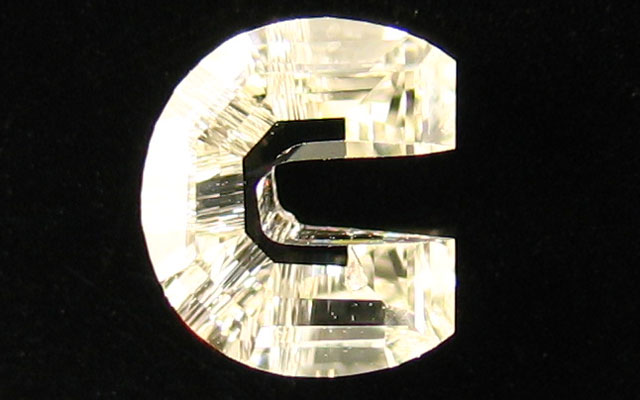 天然(ナチュラル)C字形ダイヤモンド ルース画像