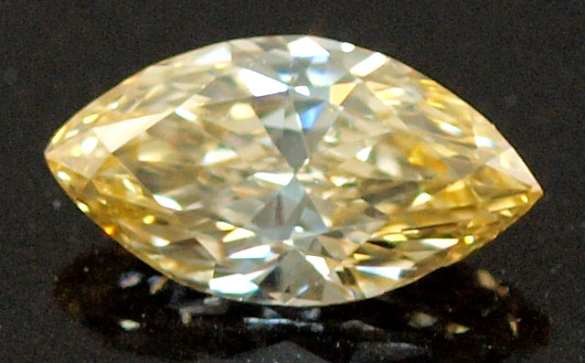 天然(ナチュラル)バイカラー風・イエローダイヤモンド画像