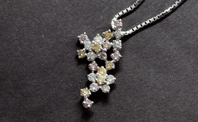 ピンク・イエロー・ブラウンダイヤモンドペンダントトップ