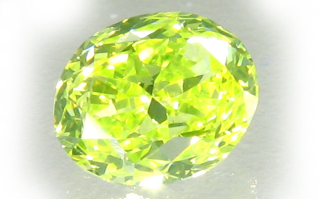 カラーダイヤ☆FANCY INTENSE GREEN SI2 0.336ct