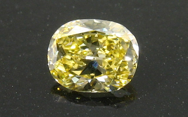 VVS-2イエローダイヤモンドルース画像