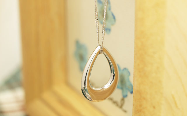 ペンダントネックレス　K10WG　画像