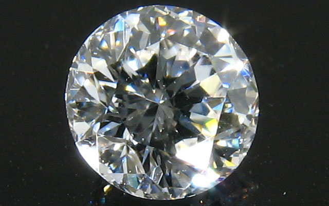 144面カット(ラウンド・モディファイド・ブリリアント・カット)ダイヤモンド画像