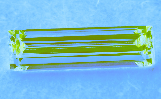 蛍光性ダイヤモンド画像