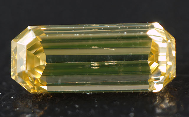 イエローダイヤモンドルース画像