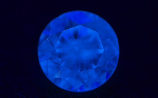 0.205ct, F SI-2, Good, 中央宝石研究所ダイヤモンド画像