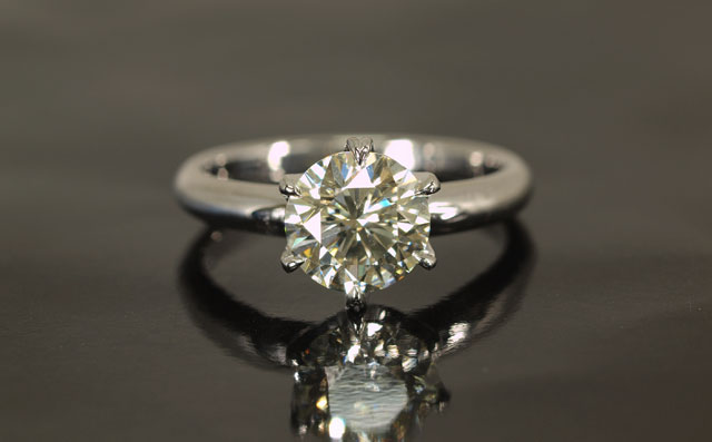 ダイヤモンド プラチナ・リング(指輪) 1.673ct, Mカラー, VS-1