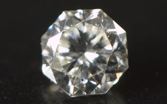 オクタゴナル・モディファイド・ブリリアントカット(通称:ハッピーエイト)ダイヤモンド画像