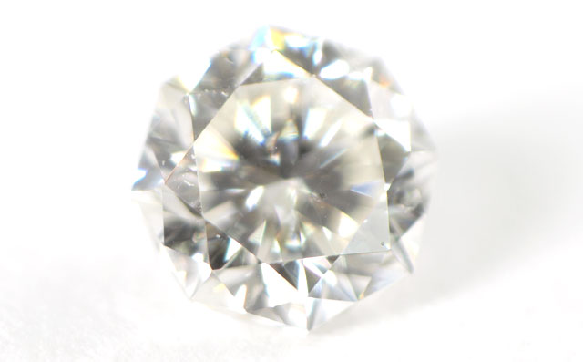 オクタゴナル・モディファイド・ブリリアントカット(通称:ハッピーエイト)ダイヤモンド画像