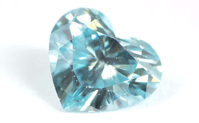 ハートシェイプカットブルーダイヤモンド(トリートメント)ルース画像