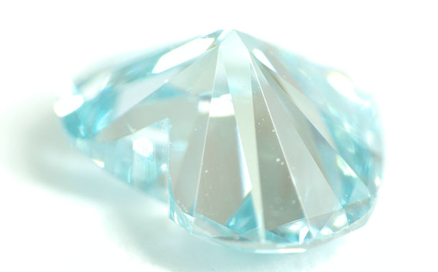 ハートシェイプカットブルーダイヤモンド(トリートメント)ルース画像