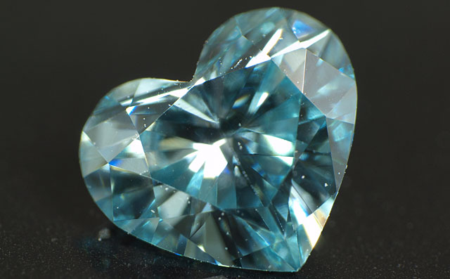 ハートシェイプカットブルーダイヤモンド(トリートメント)ルース画像