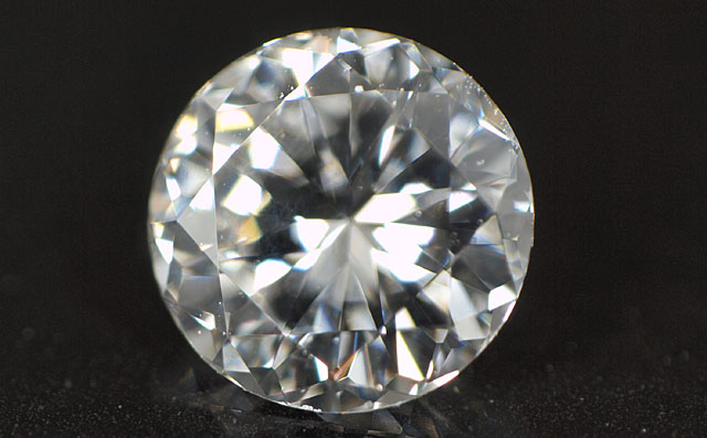 106面カット(ラウンド・モディファイド・ブリリアント・カット)ダイヤモンド画像