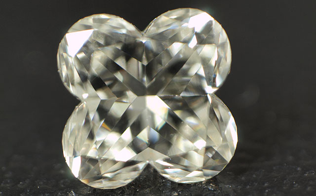 フラワー・モディファイド・ブリリアント・カットダイヤモンド ルース画像