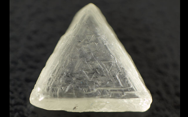 マクル・ダイヤモンド原石ルース画像