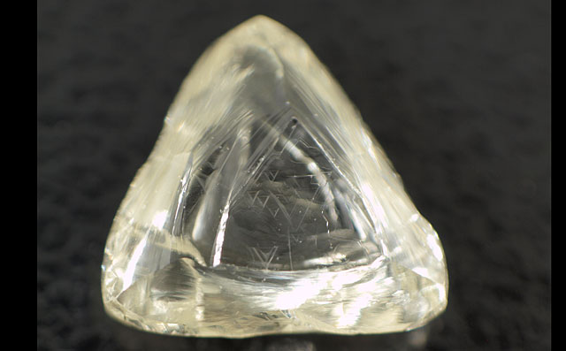 マクル・ダイヤモンド原石ルース画像