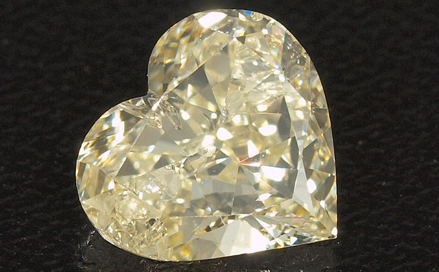 ハートシェイプダイヤモンドルース画像
