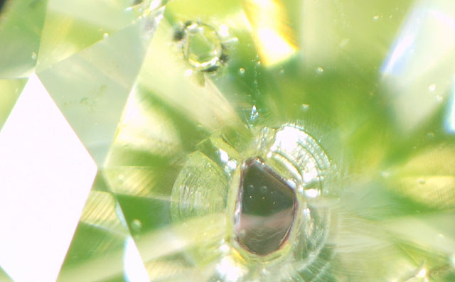 ガーネットとオリビンかダイオプサイド入りダイヤモンドルース画像