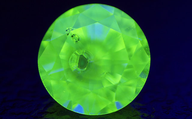 ガーネットとオリビンかダイオプサイド入りダイヤモンドルース画像