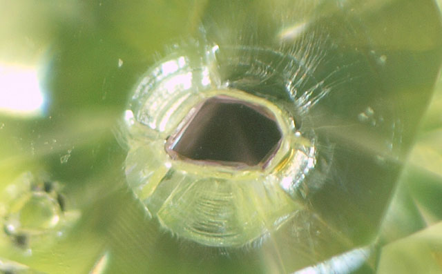 ガーネットとオリビンかダイオプサイド入りダイヤモンドルース画像